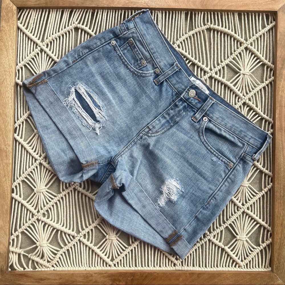 Madewell Distressed Jean Shorts Size 25